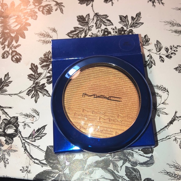 MAC Cosmetics Other - Swatched shaft of gold highlighter